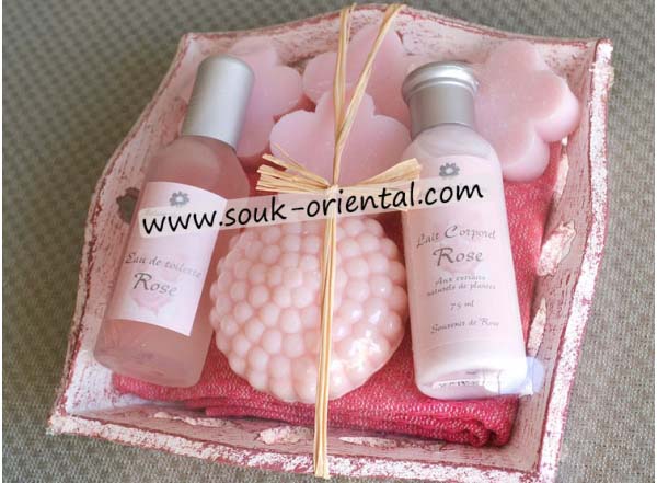 Box rosy, floral water & milk, soap
