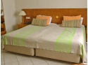 Grande Fouta Jeté de Canapé / Lit Beige Grège Rayée Vert Anis 100% coton