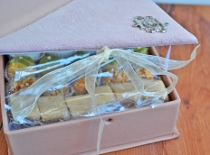 Box Oriental pastries with almond 1 kg 2